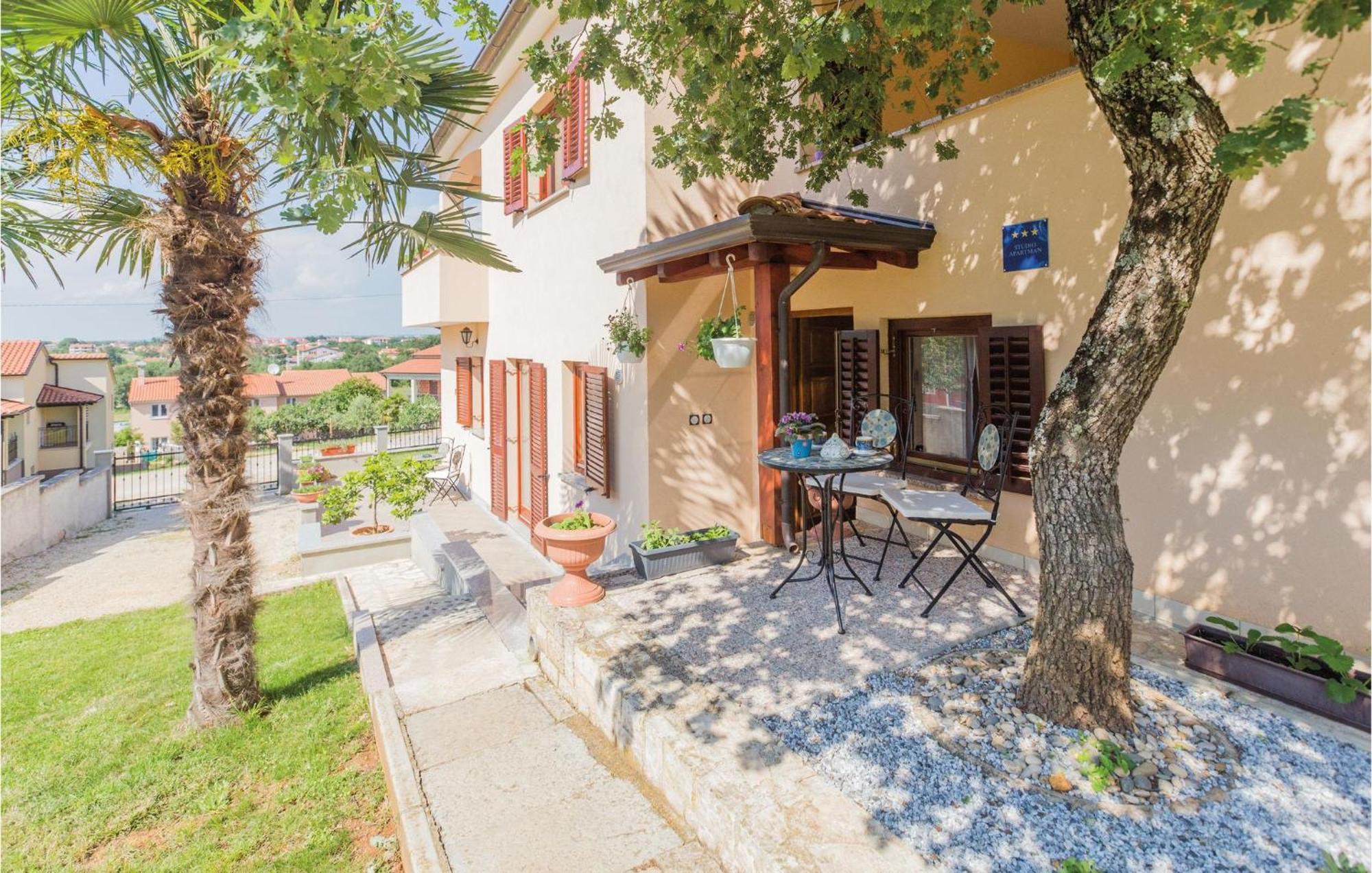 Stunning Apartment In Radmani With Wifi ภายนอก รูปภาพ